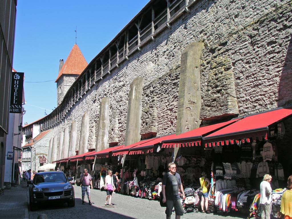 Tallinn, Hellemann Turm und Stadtmauer