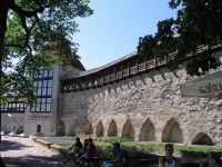 Tallinn, Mägdeturm und Stadtmauer