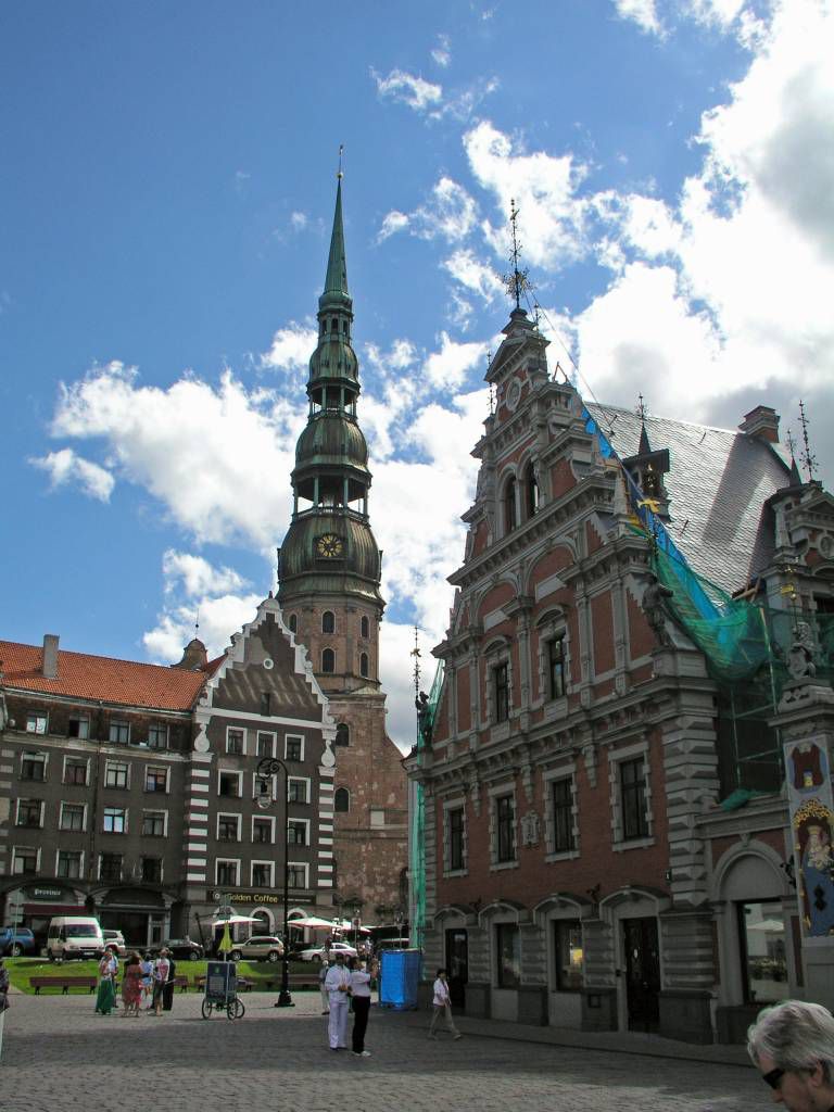 Riga, Schwarhäupterhaus und Petrikirche