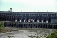 Iguazú, Wasserkraftwerk Itaipú