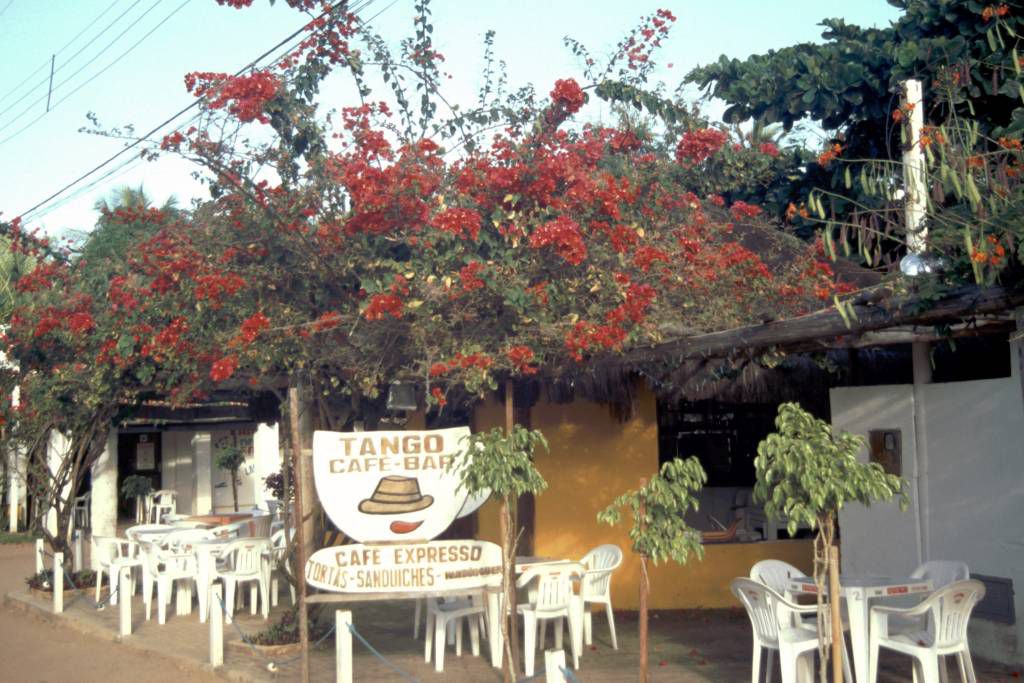 Praia do Forte, Tango Café