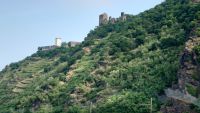 Bad Salzig, Burg Liebenstein und Burg Sterrenberg (hinten)