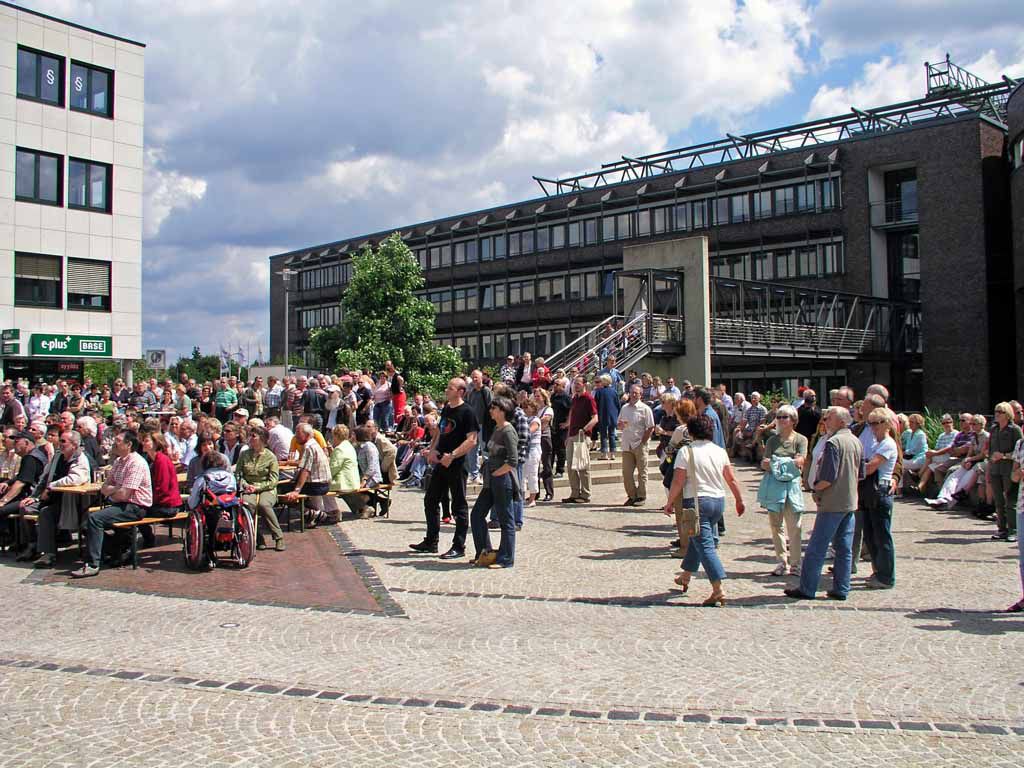 Der neue Veranstaltungsort hinter dem Rathaus am 08.07.2007