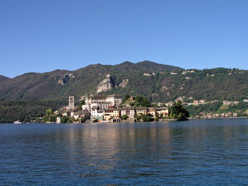 Orta San Giulio, Blick auf den Orta See mit Insel