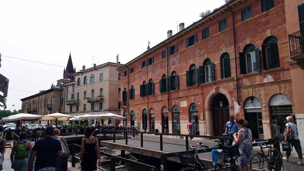 Verona, Umgebung der Porta Leoni