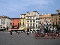 Verona, Platz vor der Arena