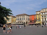 Verona, Platz vor der Arena