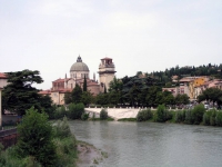 Verona, auf der Ponte Pietra über die Etsch