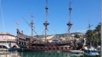 Genua, Touristenschiff
