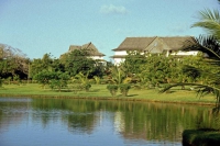 Coral Beach Hotel, Außenanlage