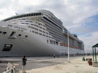 MSC Splendida, am Kreuzfahrtterminal von La Goulette