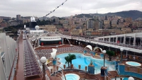 Genua, MSC Poesia, an Deck