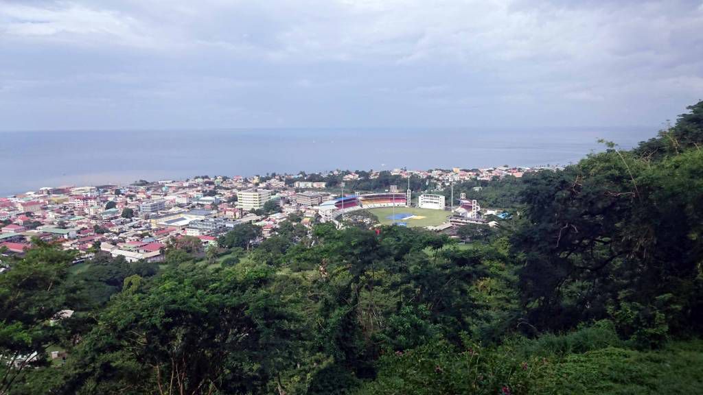 Dominica, Upper King's Hill, Blick auf Roseau