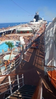 MSC Poesia, auf See, an Deck