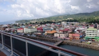 MSC Poesia, auf Deck, Blick auf Roseau