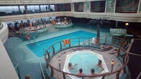 MSC Divina, Hallenbad