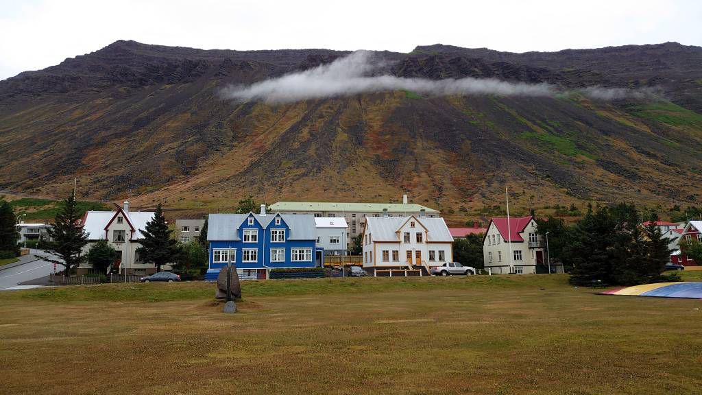 Island, Ísafjörður, Gebäude