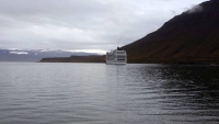 Island, Ísafjörður, MSC Orchestra vor Anker