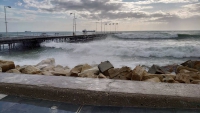 Limassol, Brandung an der Promenade