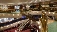 MSC Splendida, Treppen im Rezeptionsbereich