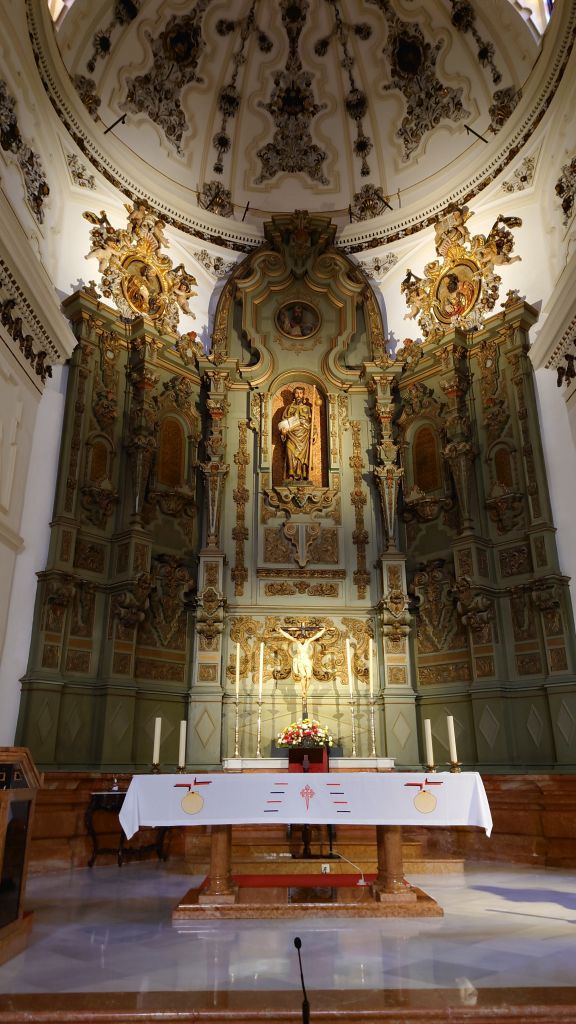 Malaga, Altar der Kirche Santiago Apóstol