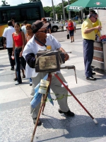 Fotograf vor dem Capitol in Havanna