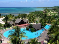 Einer der 2 Pools des Hotels Las Brisas Guardalavaca