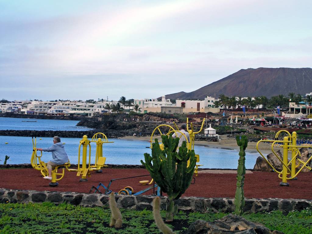 Lanzarote, Playa Blanca, an der Strandpromenade, Fitness