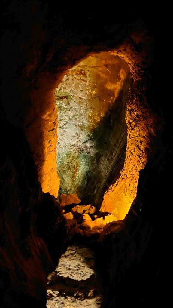 Punta de Mujeres, Cueva de los Verdes