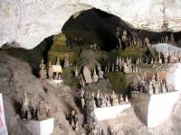 Ban Pak-Ou, spirituelle Pak Ou Höhle mit Minibuddhas