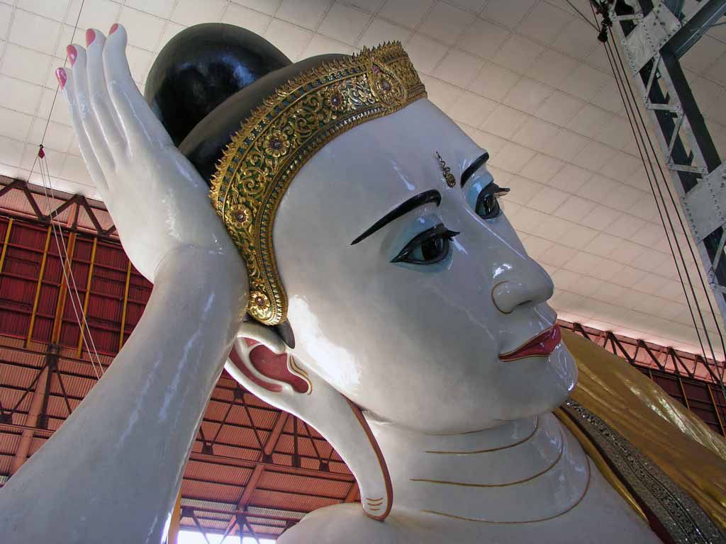 Yangon, Buddha in der Kyauk-htat-gyi-Pagode