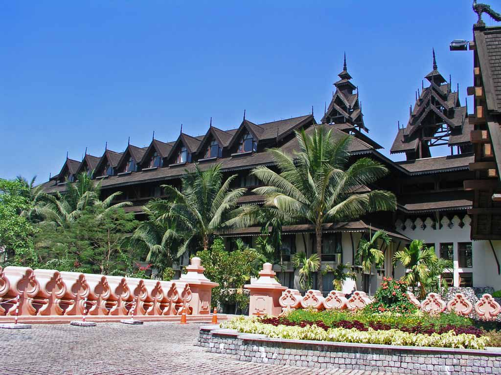 Yangon, Kandawgyi Palace Hotel