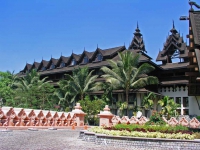 Yangon, Kandawgyi Palace Hotel