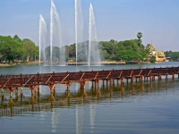 Yangon, Fontänen im Kandawgyi See