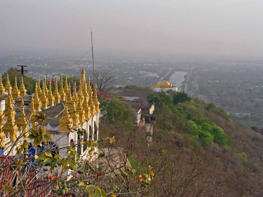 Mandalay, Blick vom Mandalay Berg auf den ehemaligen Königspalast