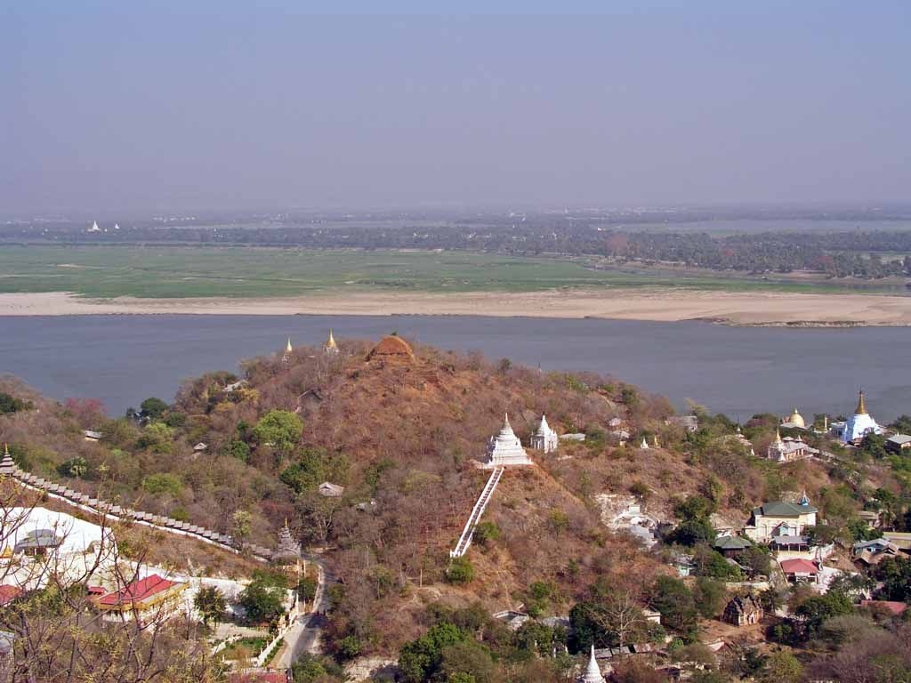 Sagaing, Aussicht in Richtung Ayeyarwady Fluss und Mandalay