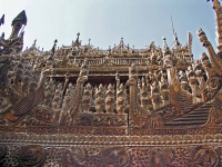 Mandalay, Verzierungen an der Golden Palace Monastary, der Shwe-nan-daw-Kyaung