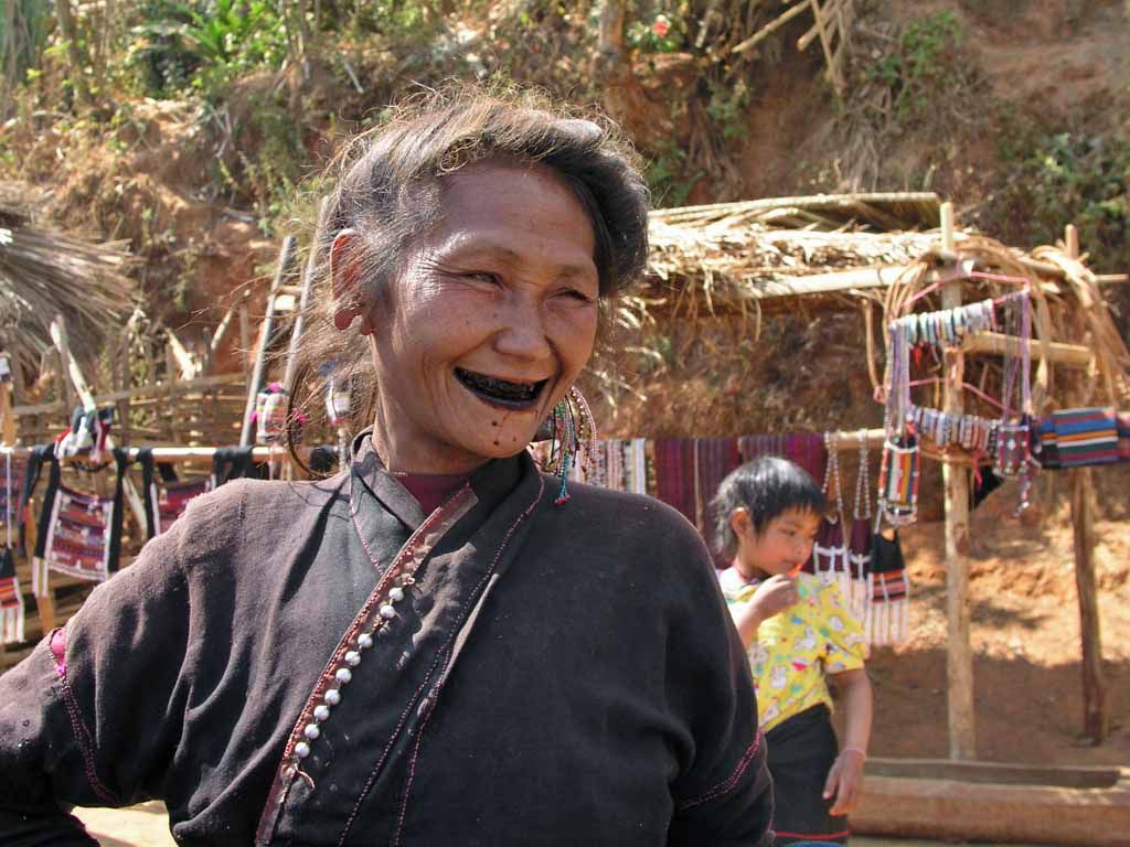 Bergland bei Kyaingtong, Frau vom Lahu Stamm