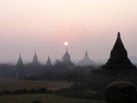 Sonnenaufgang über Bagan