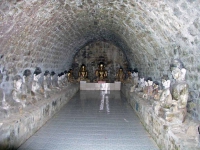 Mrauk U, Buddhastatuen in der Ratana-Man-Aung-Pagode