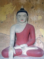 Bagan, alte Buddhastatue