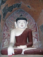 Bagan, alte Buddhastatue