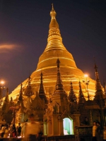 Yangon, in der Shwedagon-Pagode
