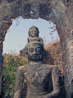 Mrauk U, Buddhastatuen