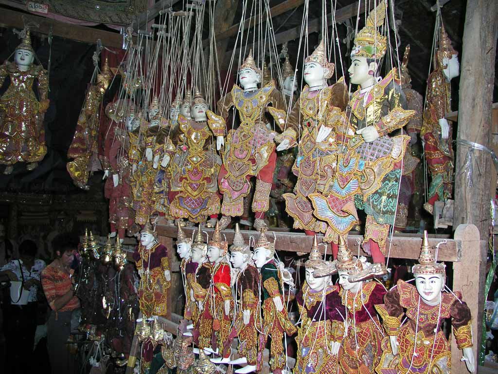 Mandalay, in einem Marionetten Geschäft