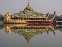 Yangon, Karaweik Schiff auf dem Kandawgyi See