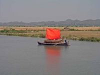 50 Km nördlich Sittwe, Begegnung auf dem Kaladan Fluss