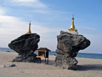 Ngwe Saung, Buddhastatuen am Strand