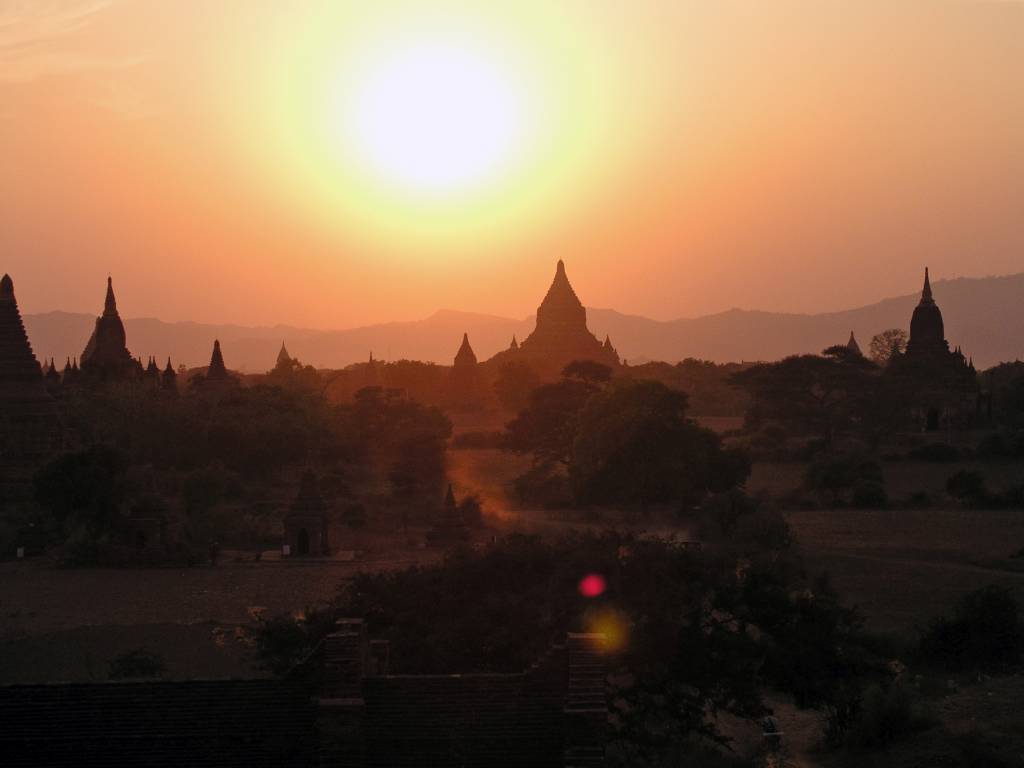 Nyaung U, Bagan, Sonnenuntergang auf der Shwesandaw Pagode