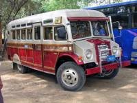 Nyaung U, Bagan, Oldtimer Bus